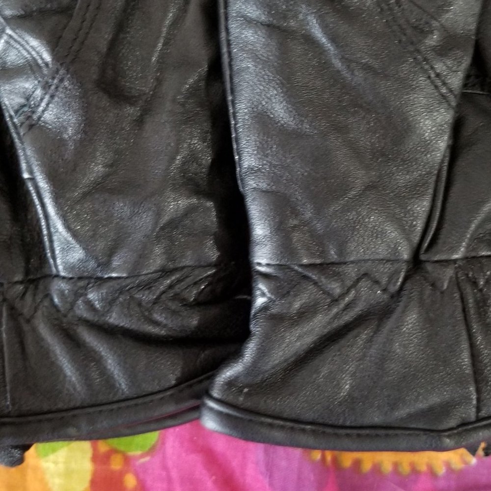 🌲SALE!!🌲 Thinsulate Leather Gloves - Picture 4 of 10